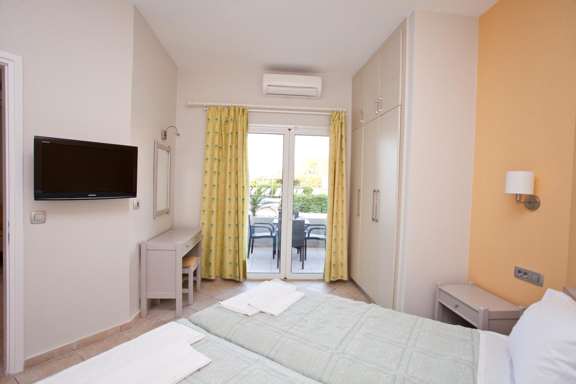 Phaedra Hotel Σταλός Δωμάτιο φωτογραφία
